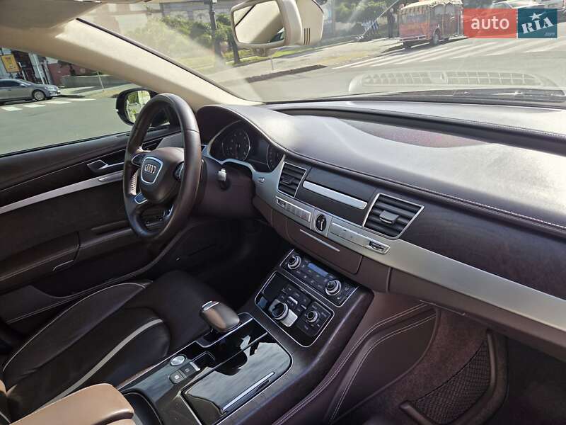 Седан Audi A8 2013 в Одессе