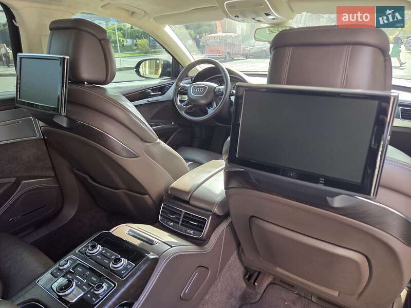 Седан Audi A8 2013 в Одессе