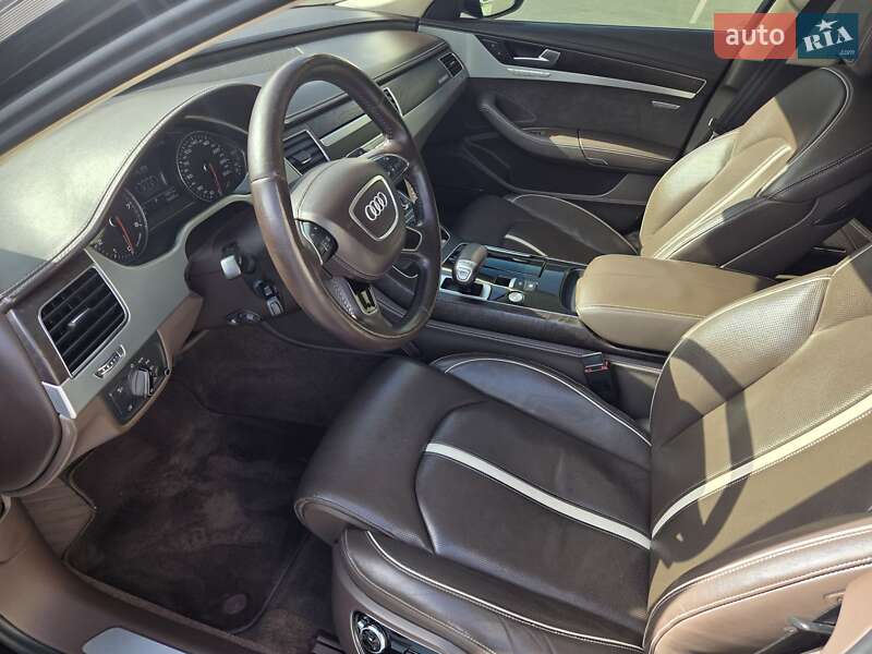 Седан Audi A8 2013 в Одессе