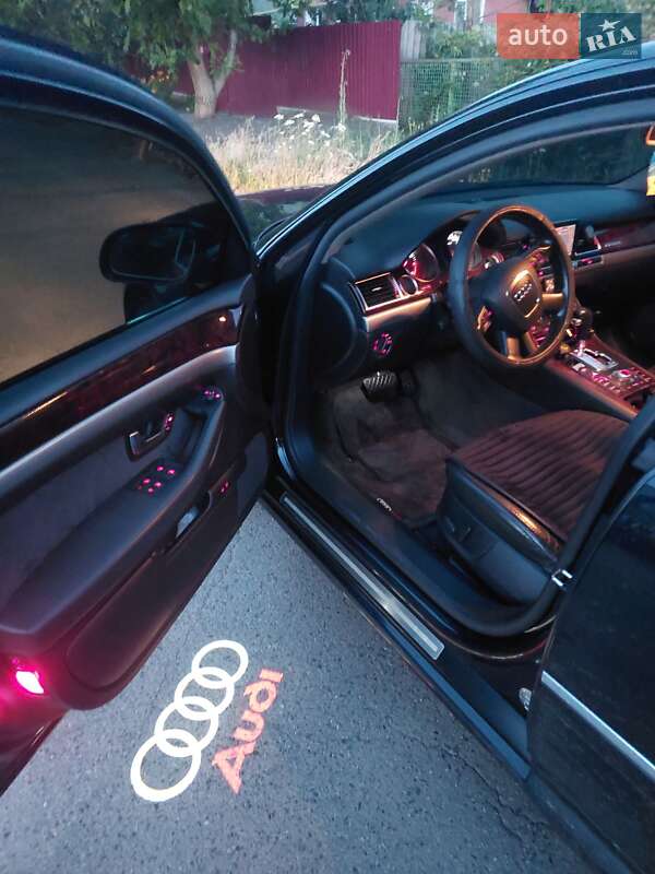 Седан Audi A8 2007 в П'ятихатках