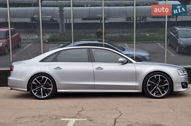 Седан Audi A8 2017 в 