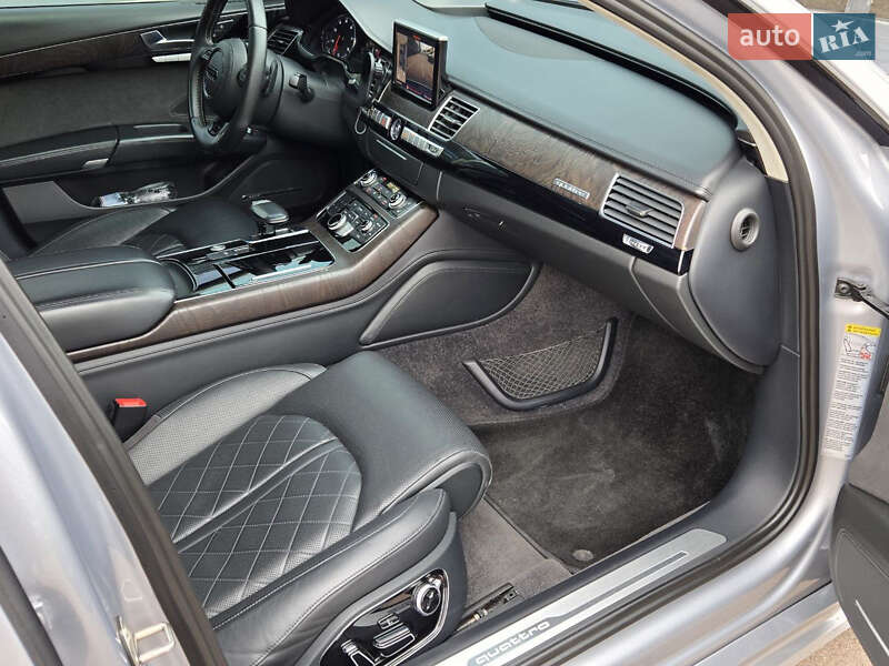 Седан Audi A8 2017 в Киеве