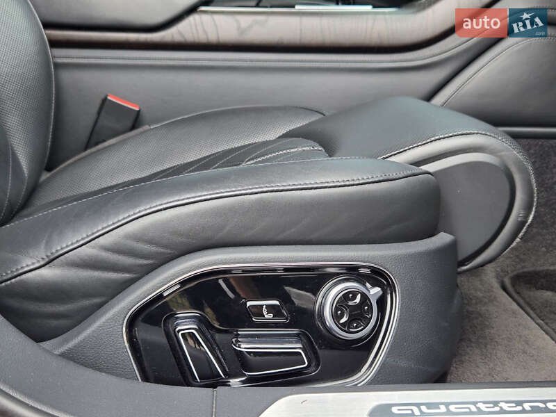 Седан Audi A8 2017 в Киеве
