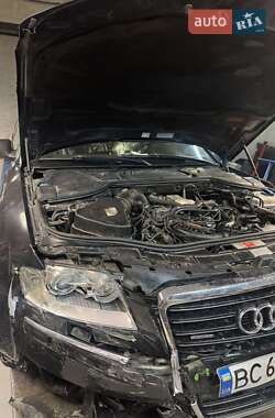 Седан Audi A8 2004 в  фото 2 Седан Audi A8 2004 в