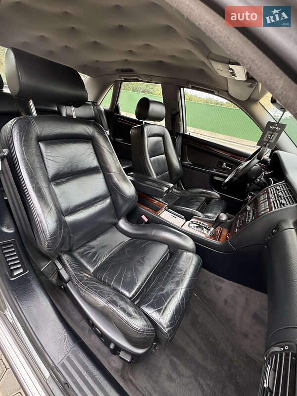Седан Audi A8 1994 в Одессе