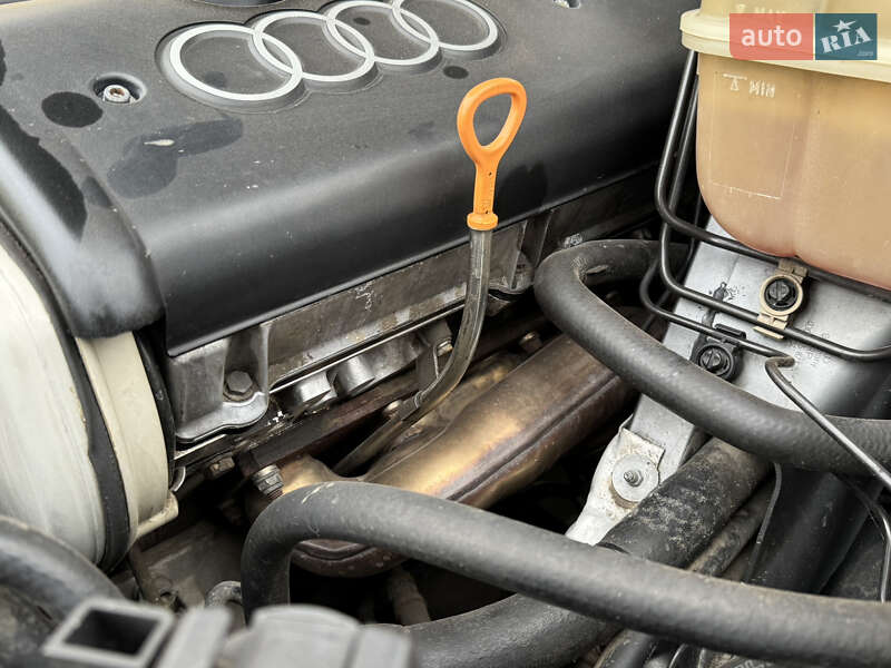 Седан Audi A8 1994 в Одессе