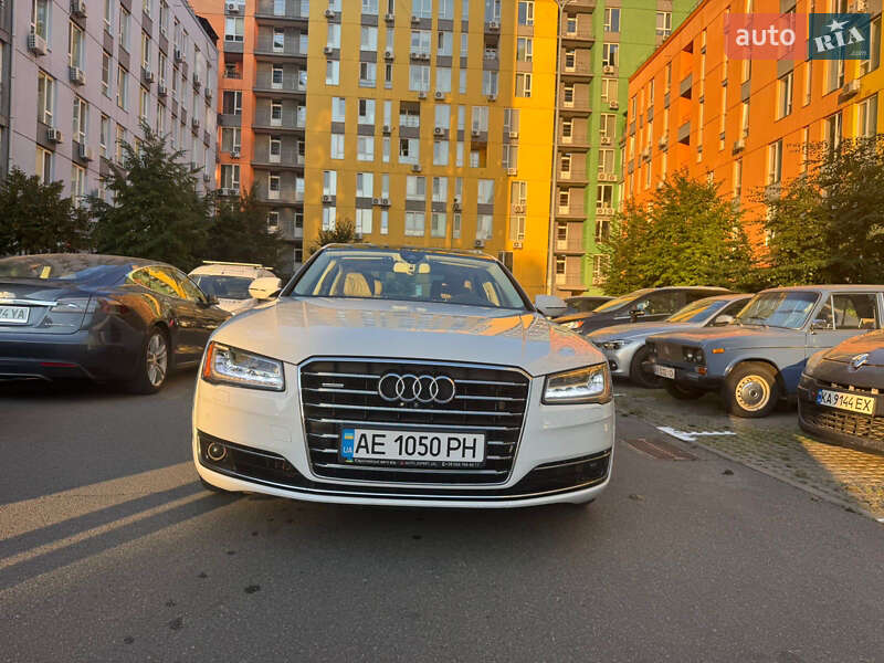 Седан Audi A8 2016 в Києві