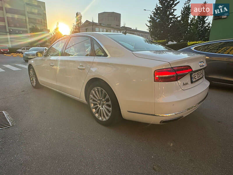 Седан Audi A8 2016 в Києві