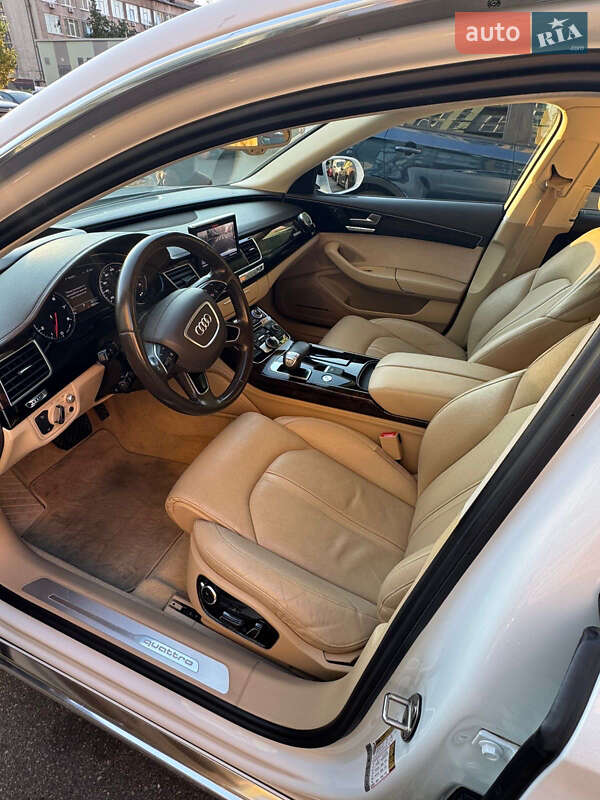 Седан Audi A8 2016 в Києві
