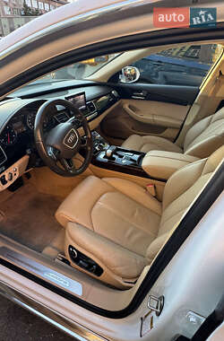 Седан Audi A8 2016 в 