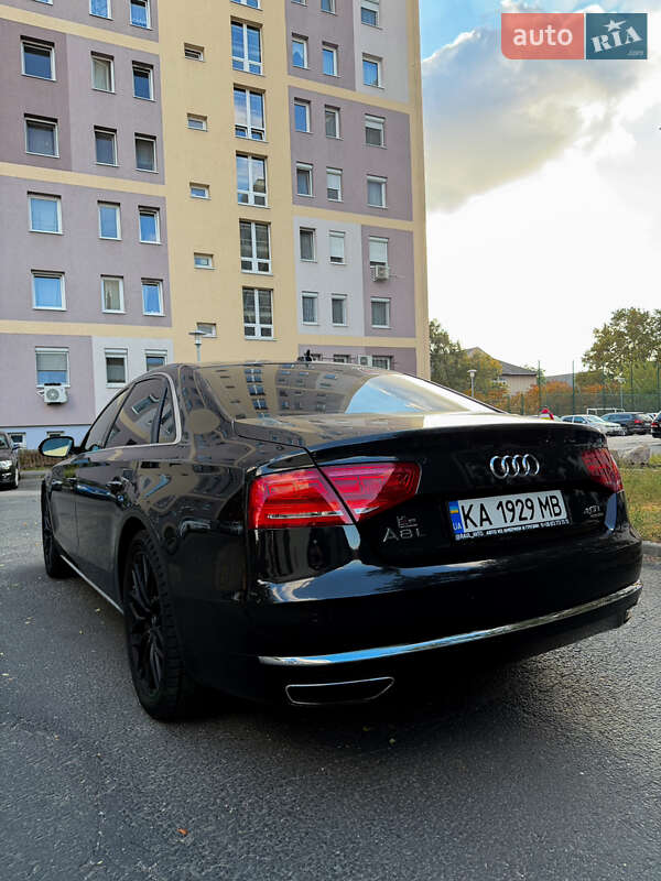 Седан Audi A8 2014 в Мукачево