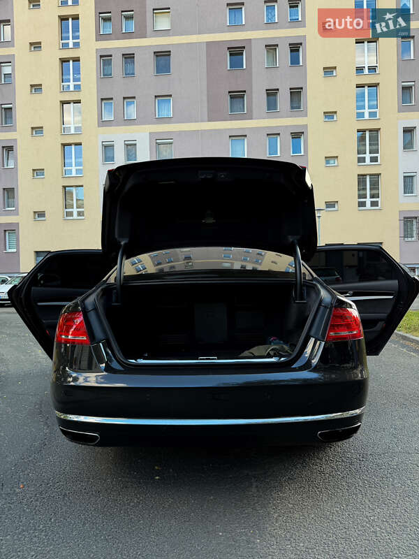 Седан Audi A8 2014 в Мукачево