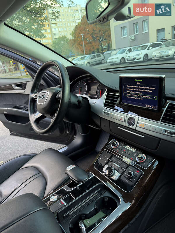 Седан Audi A8 2014 в Мукачево