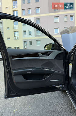 Седан Audi A8 2014 в 