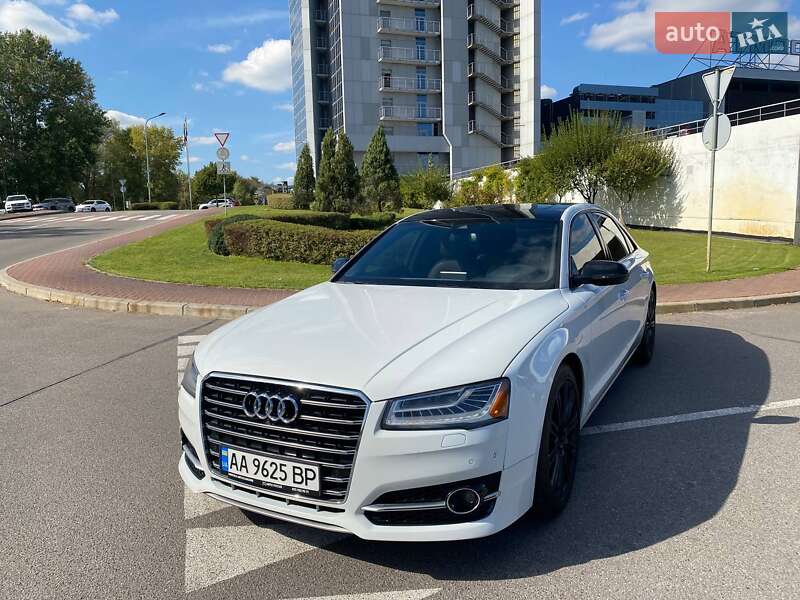 Седан Audi A8 2015 в Киеве