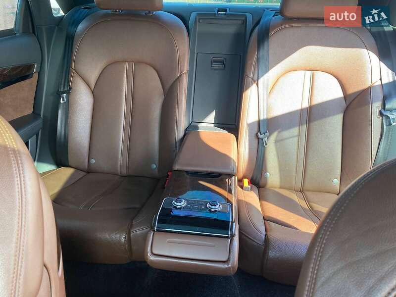 Седан Audi A8 2015 в Киеве