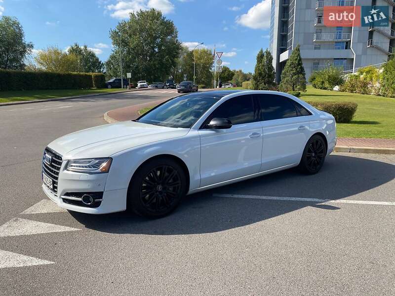 Седан Audi A8 2015 в Киеве