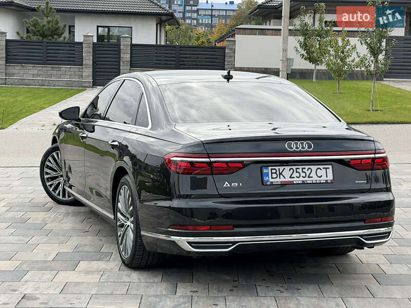 Седан Audi A8 2018 в Ровно