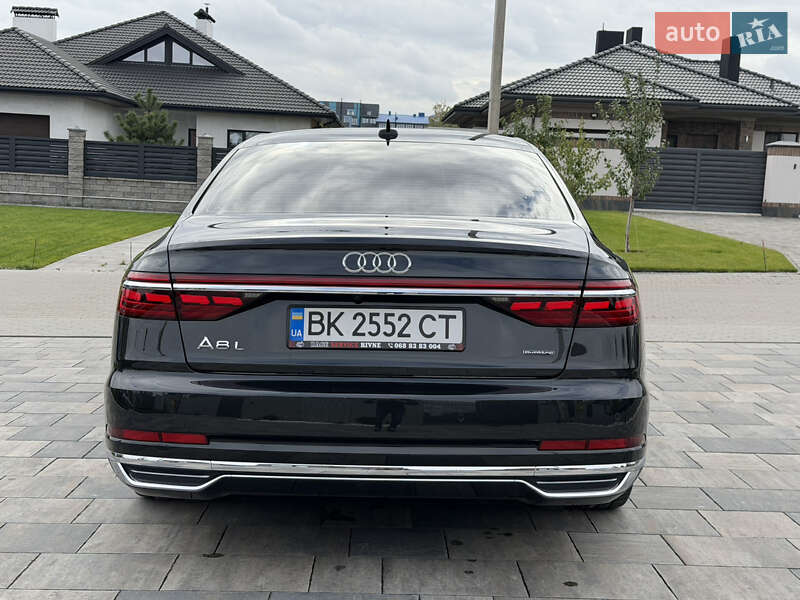 Седан Audi A8 2018 в Ровно