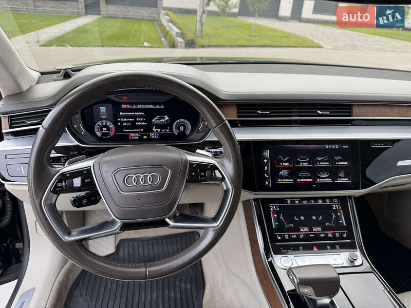 Седан Audi A8 2018 в Ровно