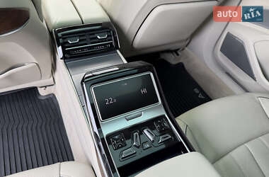 Седан Audi A8 2018 в 