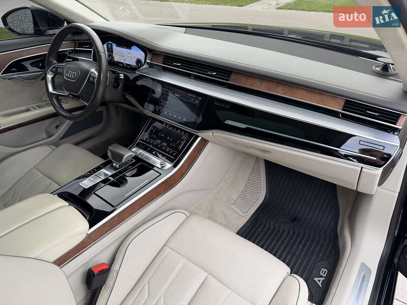 Седан Audi A8 2018 в Ровно
