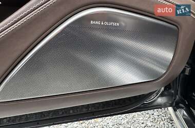 Седан Audi A8 2012 в 