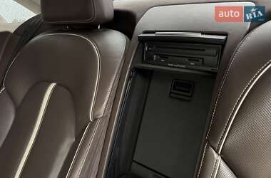 Седан Audi A8 2012 в 