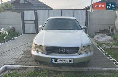 Седан Audi A8 2000 в Здолбуніві