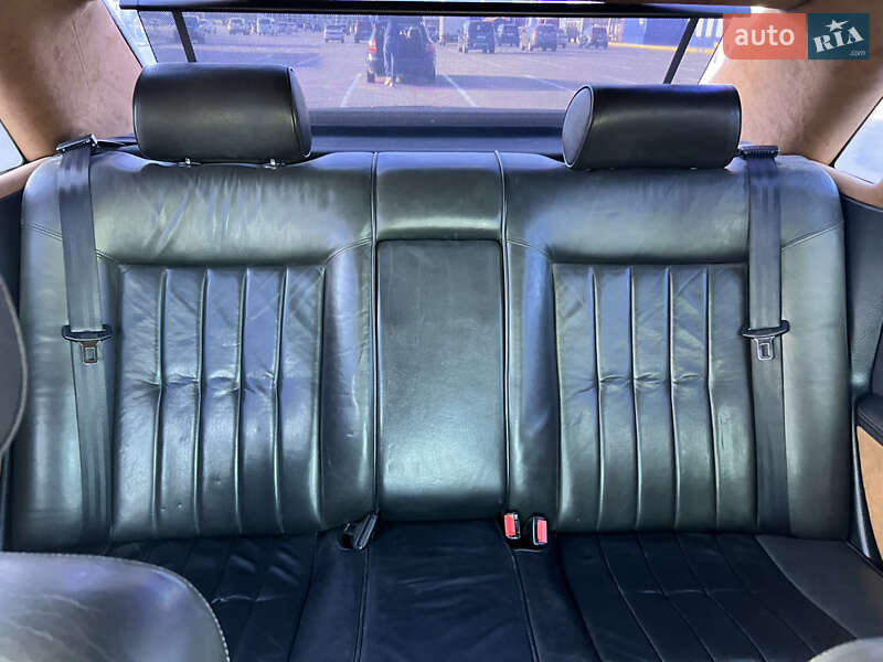 Седан Audi A8 1995 в Києві
