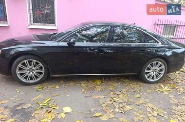 Седан Audi A8 2014 в  фото 2 Седан Audi A8 2014 в
