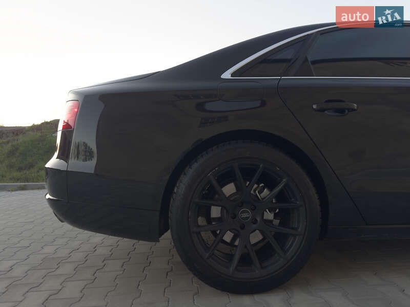 Седан Audi A8 2012 в Черновцах