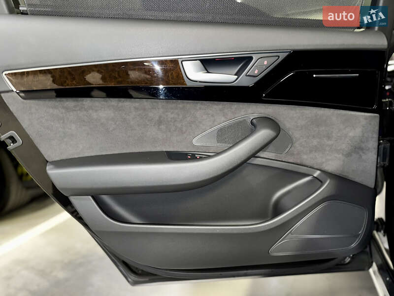 Седан Audi A8 2017 в Києві фото 29 Седан Audi A8 2017 в Києві