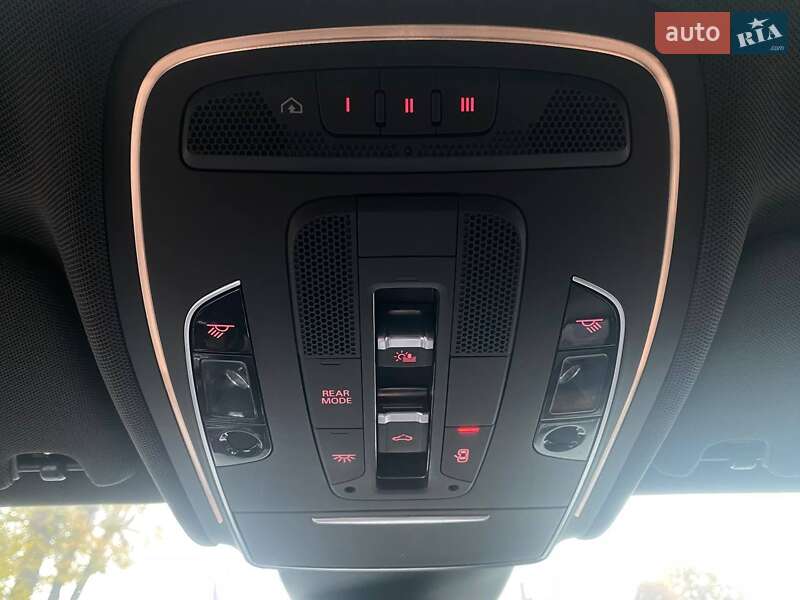 Седан Audi A8 2017 в Вінниці