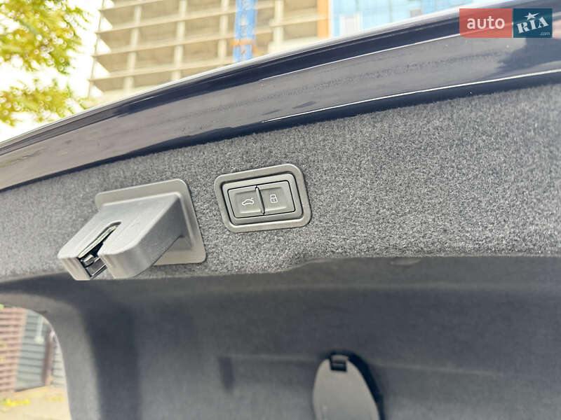 Седан Audi A8 2022 в Києві фото 44 Седан Audi A8 2022 в Києві