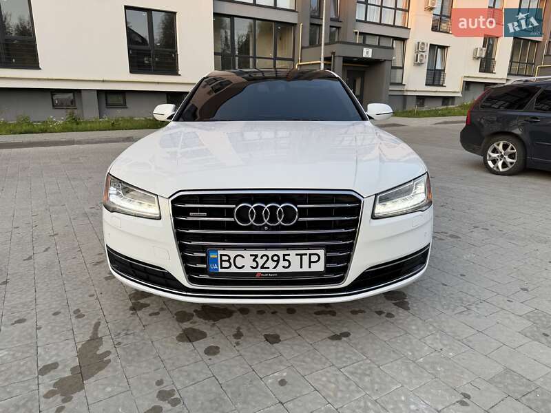 Седан Audi A8 2015 в Львове