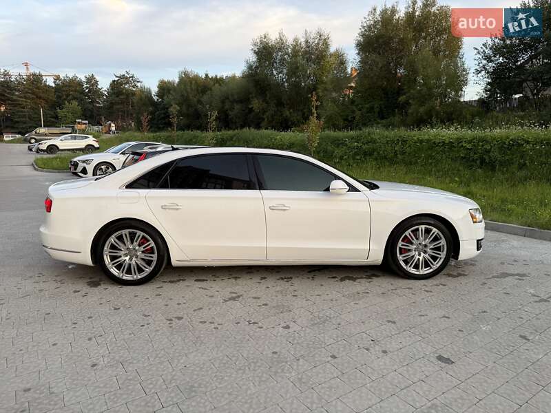 Седан Audi A8 2015 в Львове