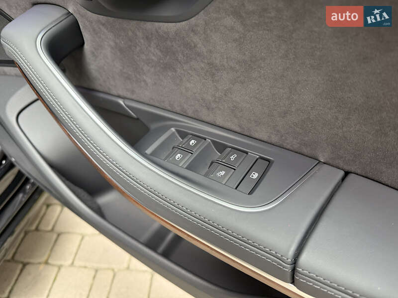 Седан Audi A8 2021 в Києві