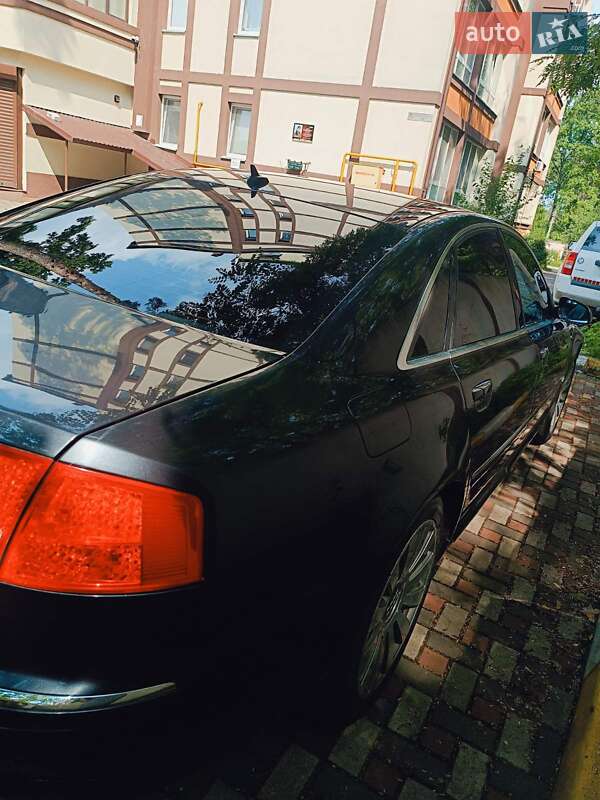 Седан Audi A8 2003 в Буче