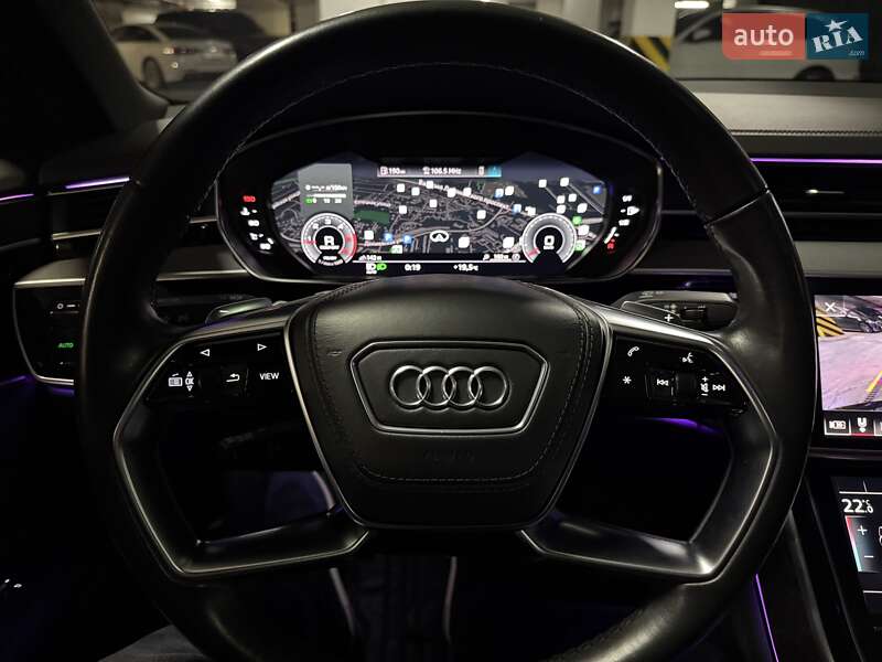 Седан Audi A8 2021 в Києві