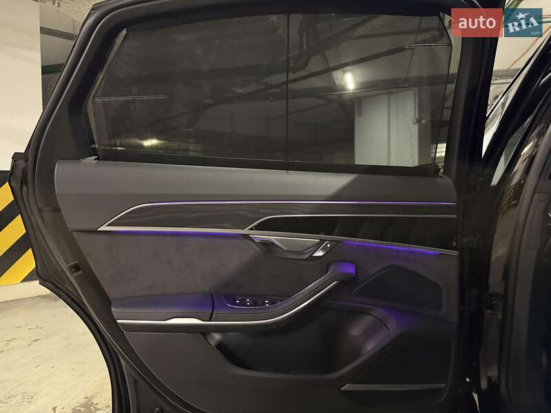 Седан Audi A8 2021 в Києві