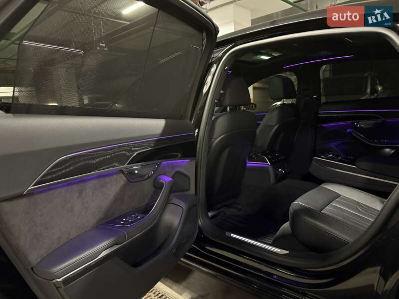 Седан Audi A8 2021 в Києві