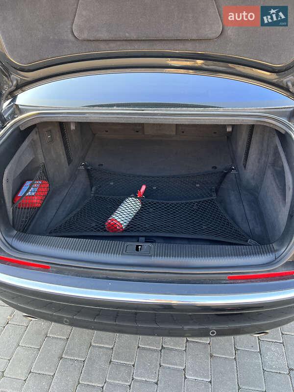 Седан Audi A8 2004 в Хмельницком