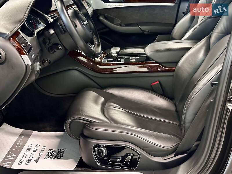 Седан Audi A8 2013 в Львове