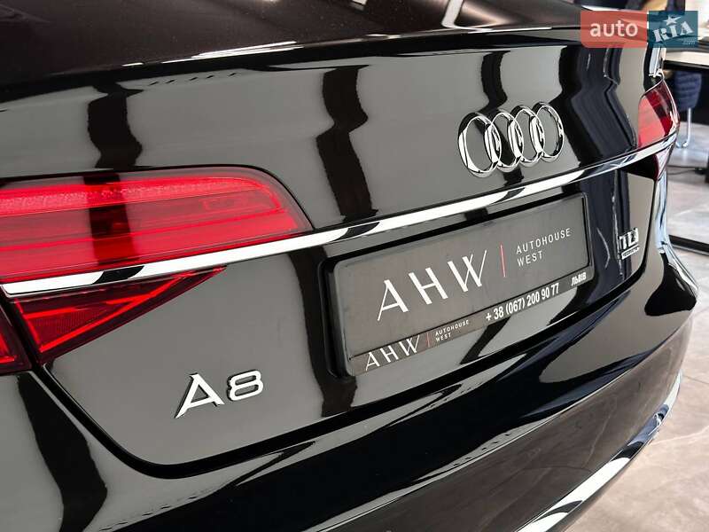 Седан Audi A8 2013 в Львове
