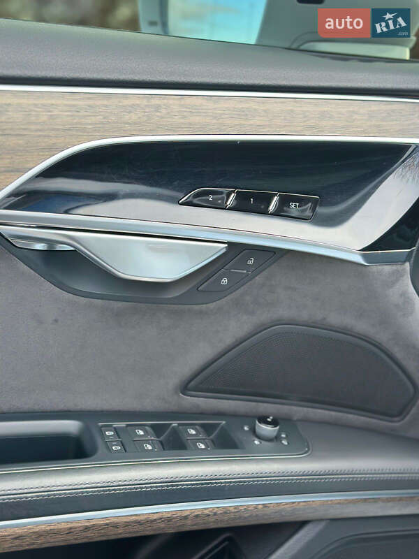Седан Audi A8 2020 в Киеве