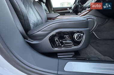 Седан Audi A8 2013 в Києві