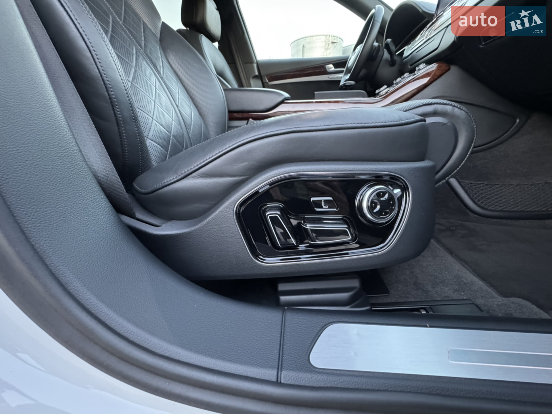2013 Audi A8 - мініатюра 16