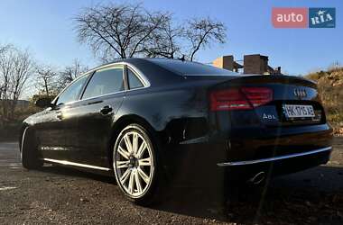 Седан Audi A8 2013 в Ровно