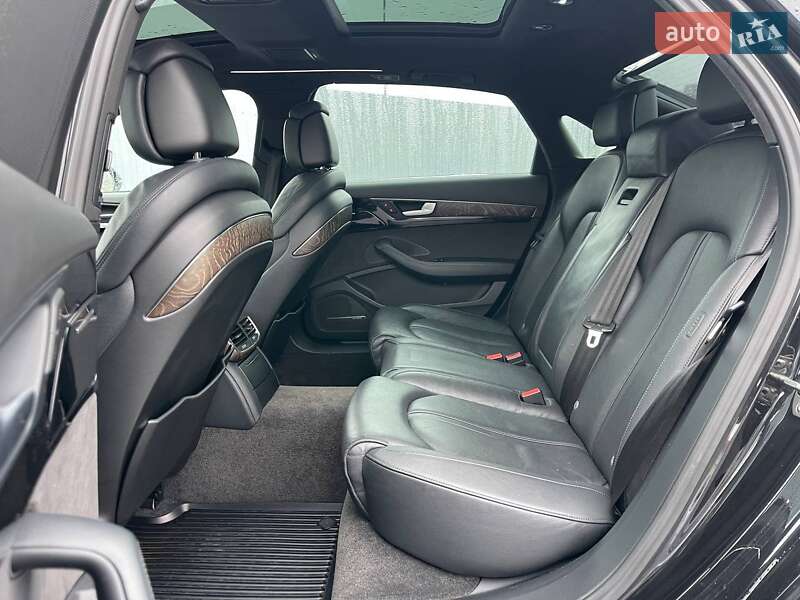 Седан Audi A8 2015 в Киеве